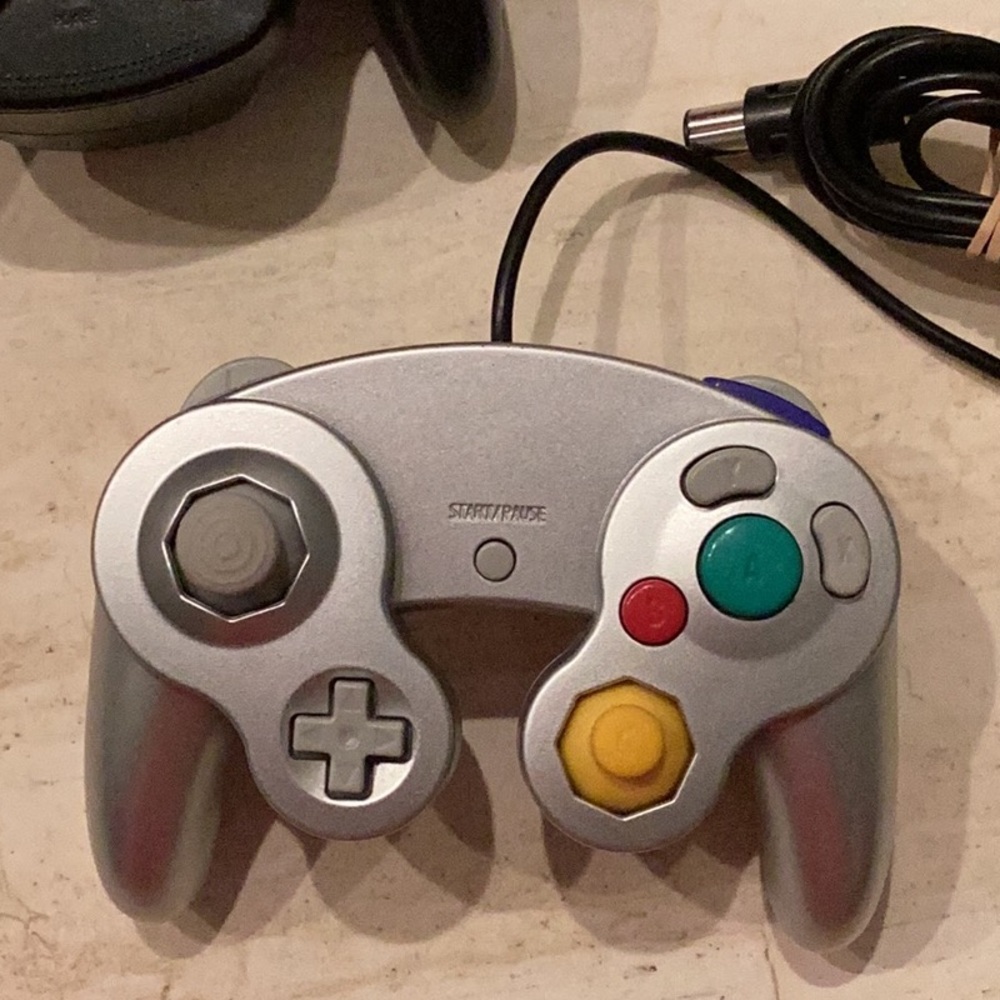 Gamecube Wireless Controller & Wired Controllers … - image 3